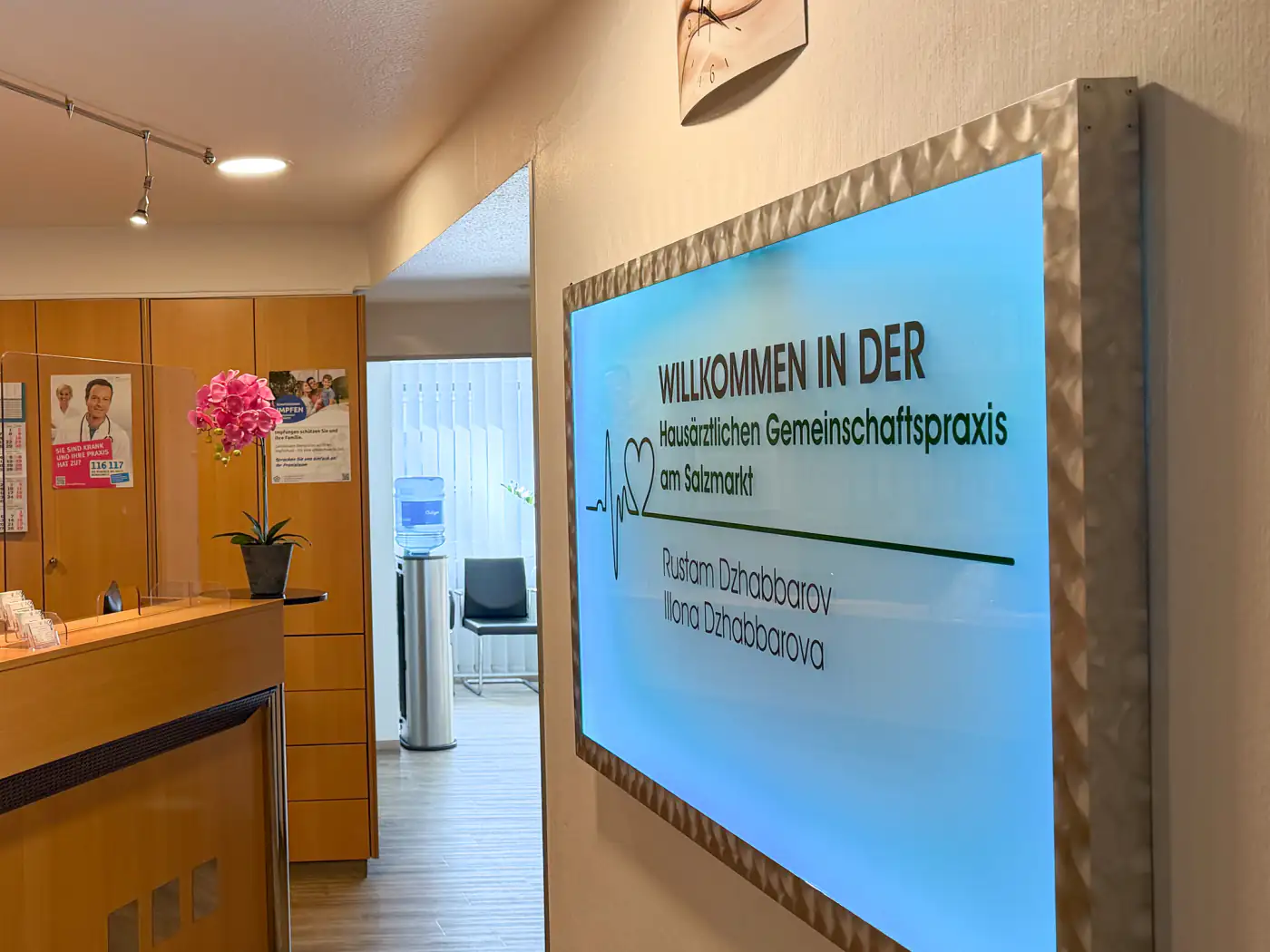 Empfang und Anmeldung – Praxis Johannisstraße, Osnabrück – Foto 2 von 3