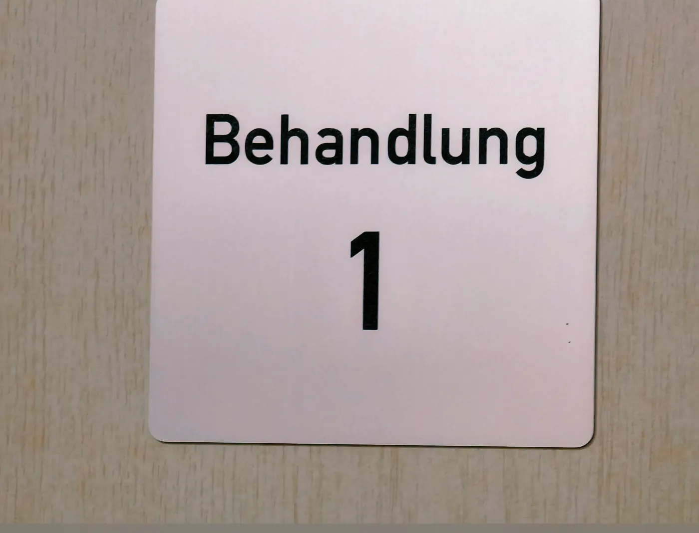 Sprechzimmer für Untersuchung und Beratung – Praxis Am Salzmarkt, Osnabrück – Foto 2 von 29