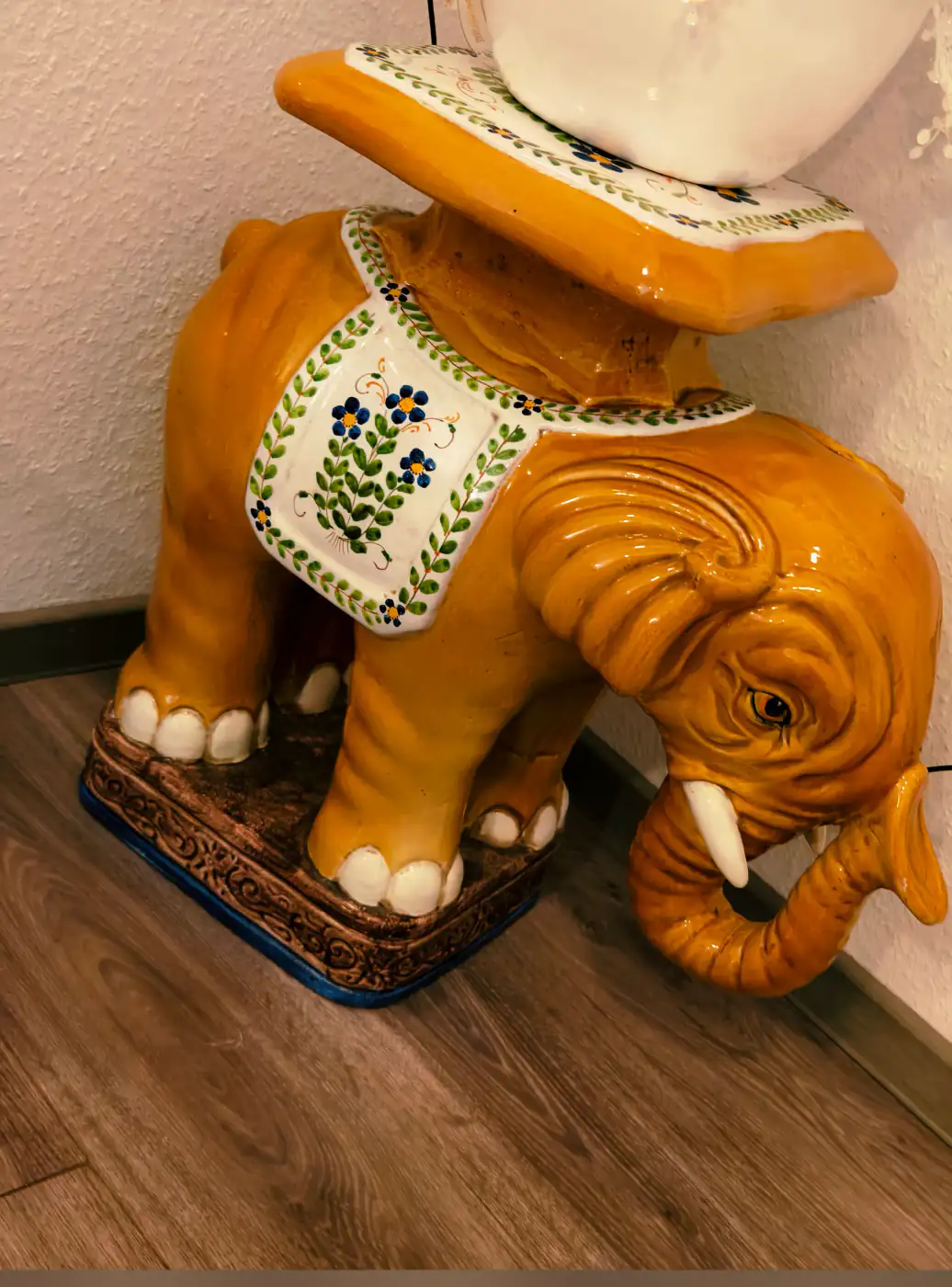 Wartezimmer mit komfortabler Ausstattung – Praxis Am Salzmarkt, Osnabrück – Foto 13 von 15