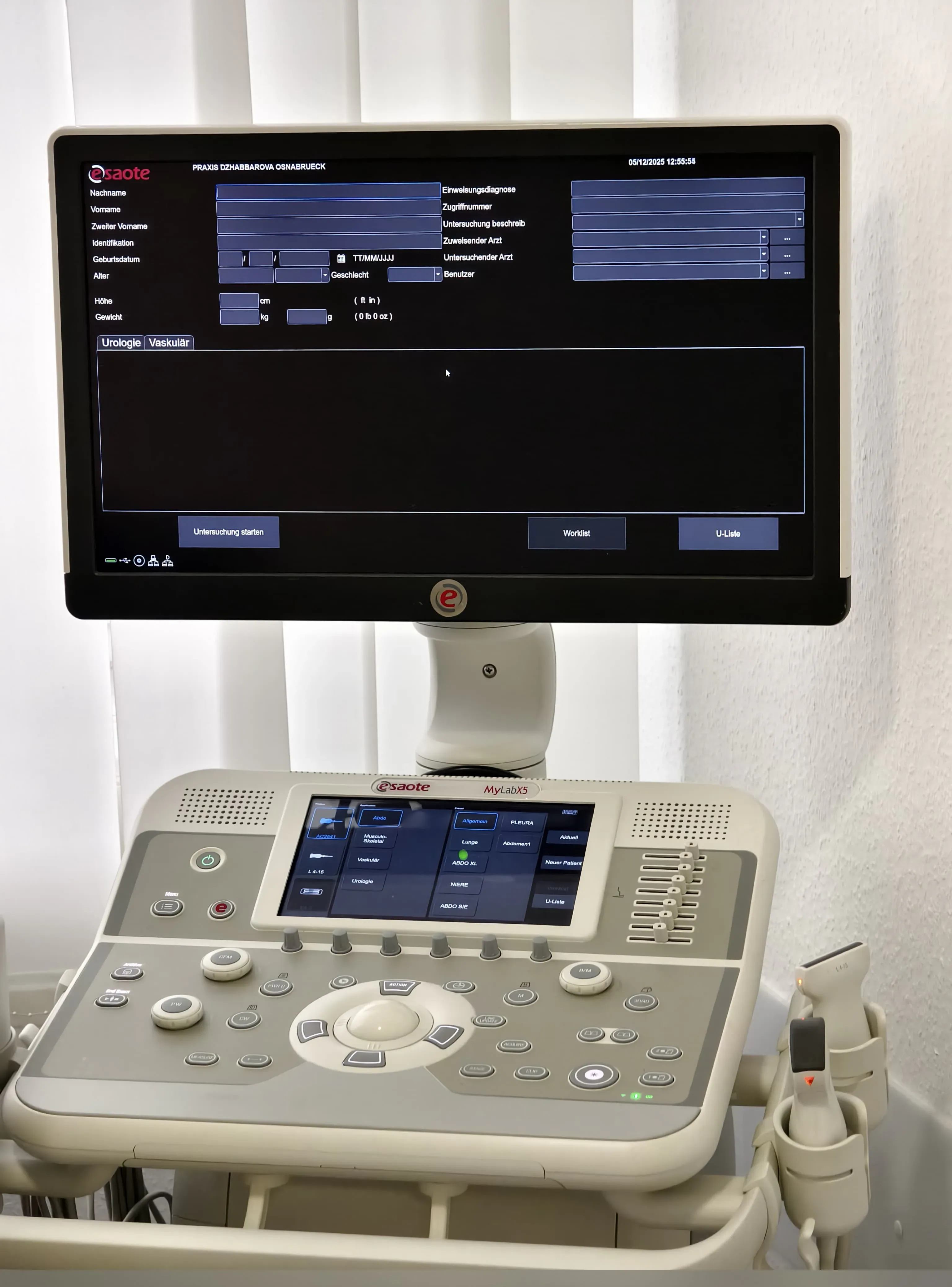 Praxis Am Salzmarkt – Sprechzimmer 1 – Sprechzimmer für Patientengespräche – Foto 1 von 29 – Osnabrück