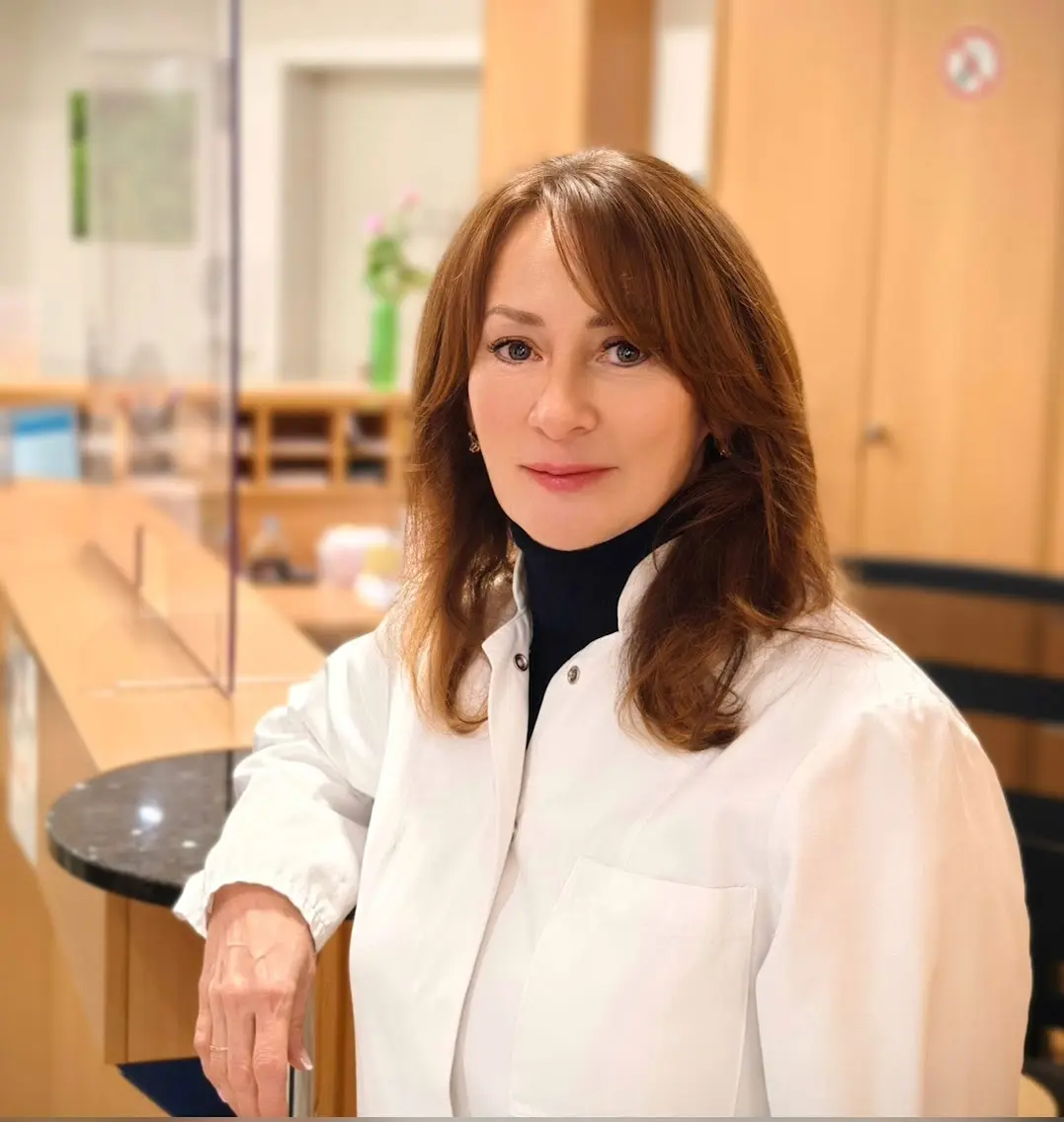 Frau Illona Dzhabbarova